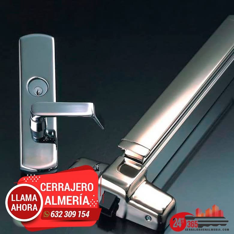 Cerrajero Aguadulce 24 horas con formación contínua. Instalar manillas de seguridad en Aguadulce.