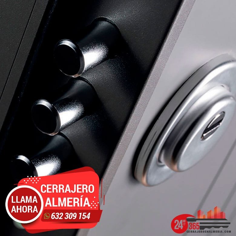 Cerrajero Aguadulce 24 horas. Instalar puertas acorazadas de seguridad en Aguadulce.