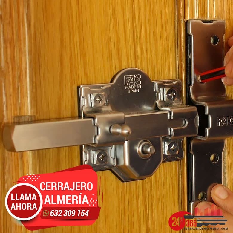 Cerrajero Almerimar. Mejor Cerrajero en Almerimar con experiencia más de 10 años.