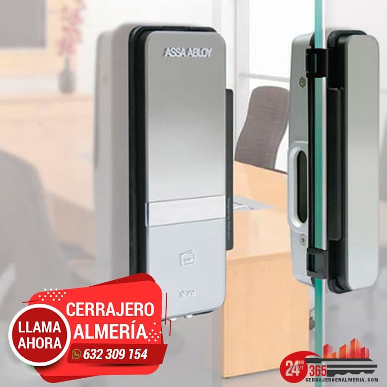 Cerrajero El Ejido 24 horas. Cerrajero en elegido Urgente. Trabajamos todos los días del año.