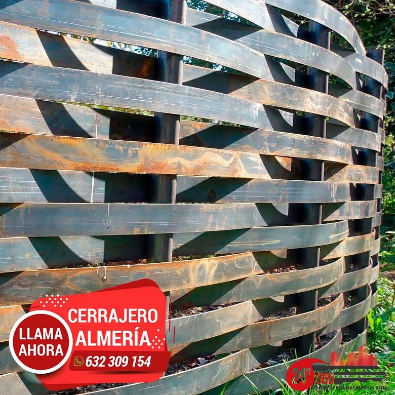 Cerrajero Pechina. Instalar cerramientos metálicos exteriores para fincas con cerrajero en Pechina 24 horas.