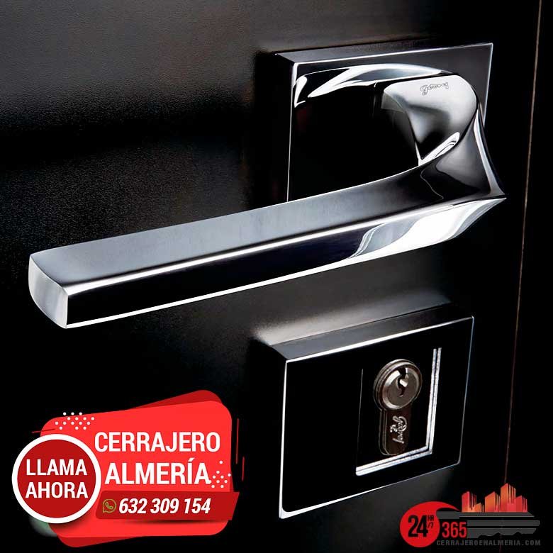 Cerrajero en Adra 24 horas. Llama al cerrajero en Adra todos los días del año a cualquier hora del día y de la noche.